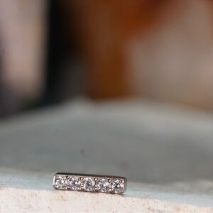 5 Gem Line End -  Internally threaded with 16g 9/32” labret